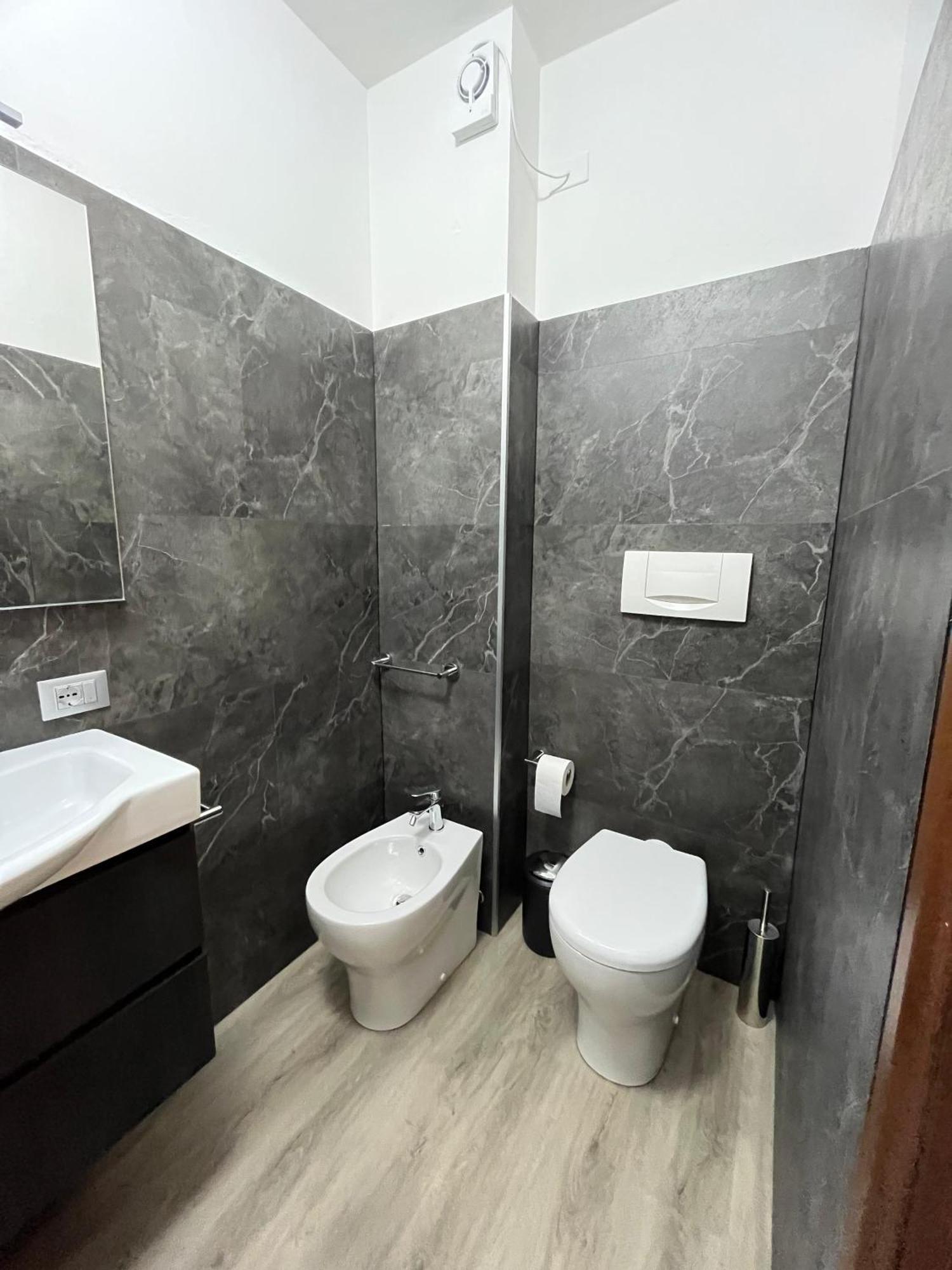 Biri'S House Apartment Reggio Emilia Bagian luar foto