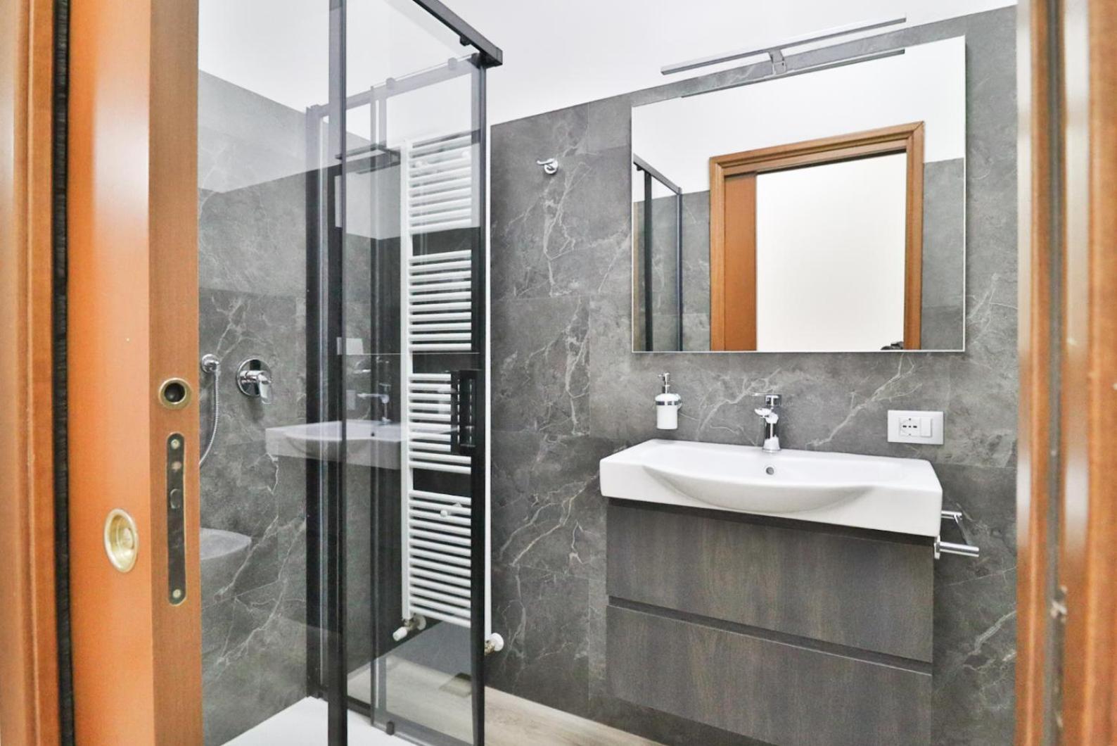 Biri'S House Apartment Reggio Emilia Bagian luar foto