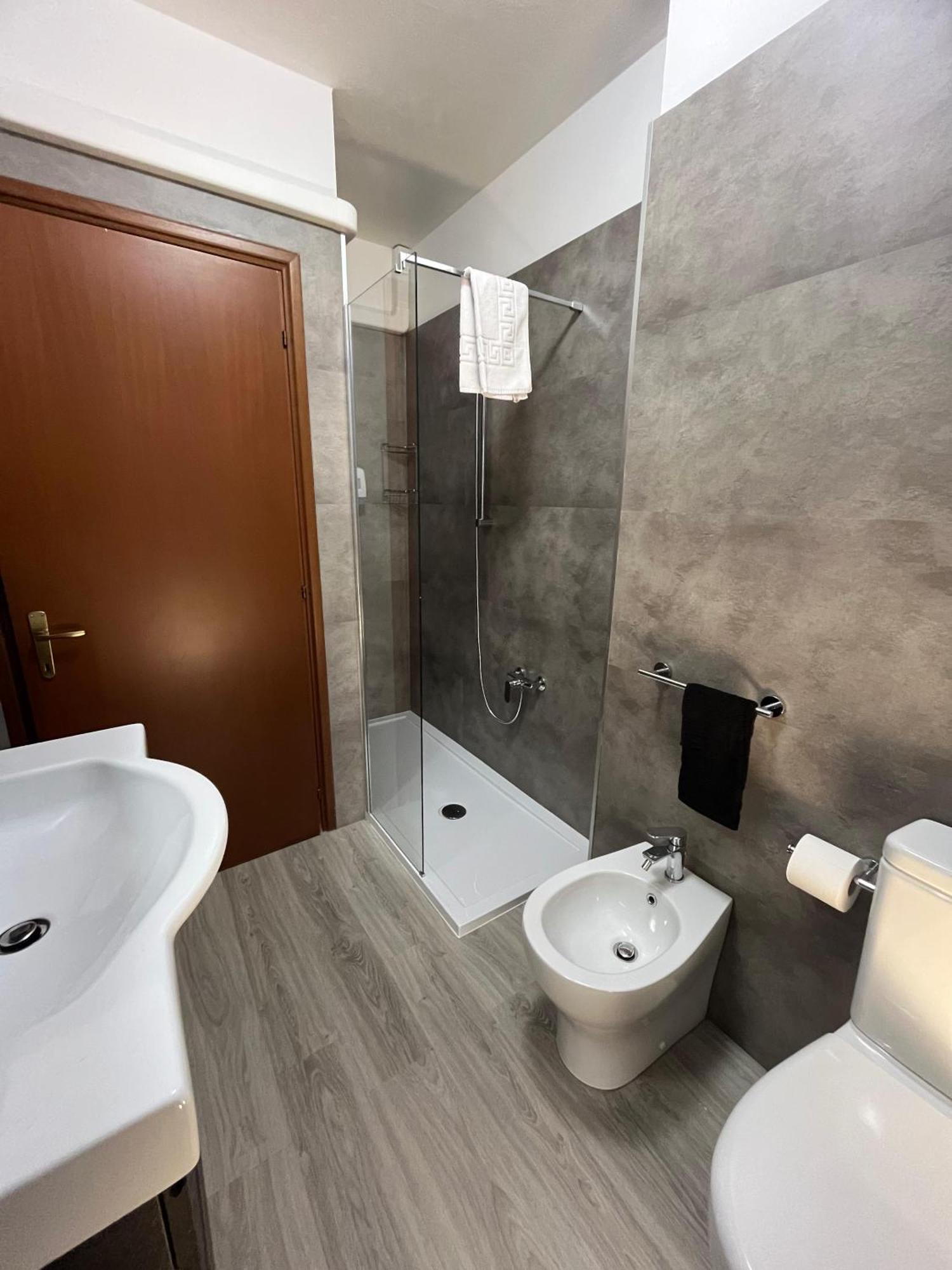 Biri'S House Apartment Reggio Emilia Bagian luar foto